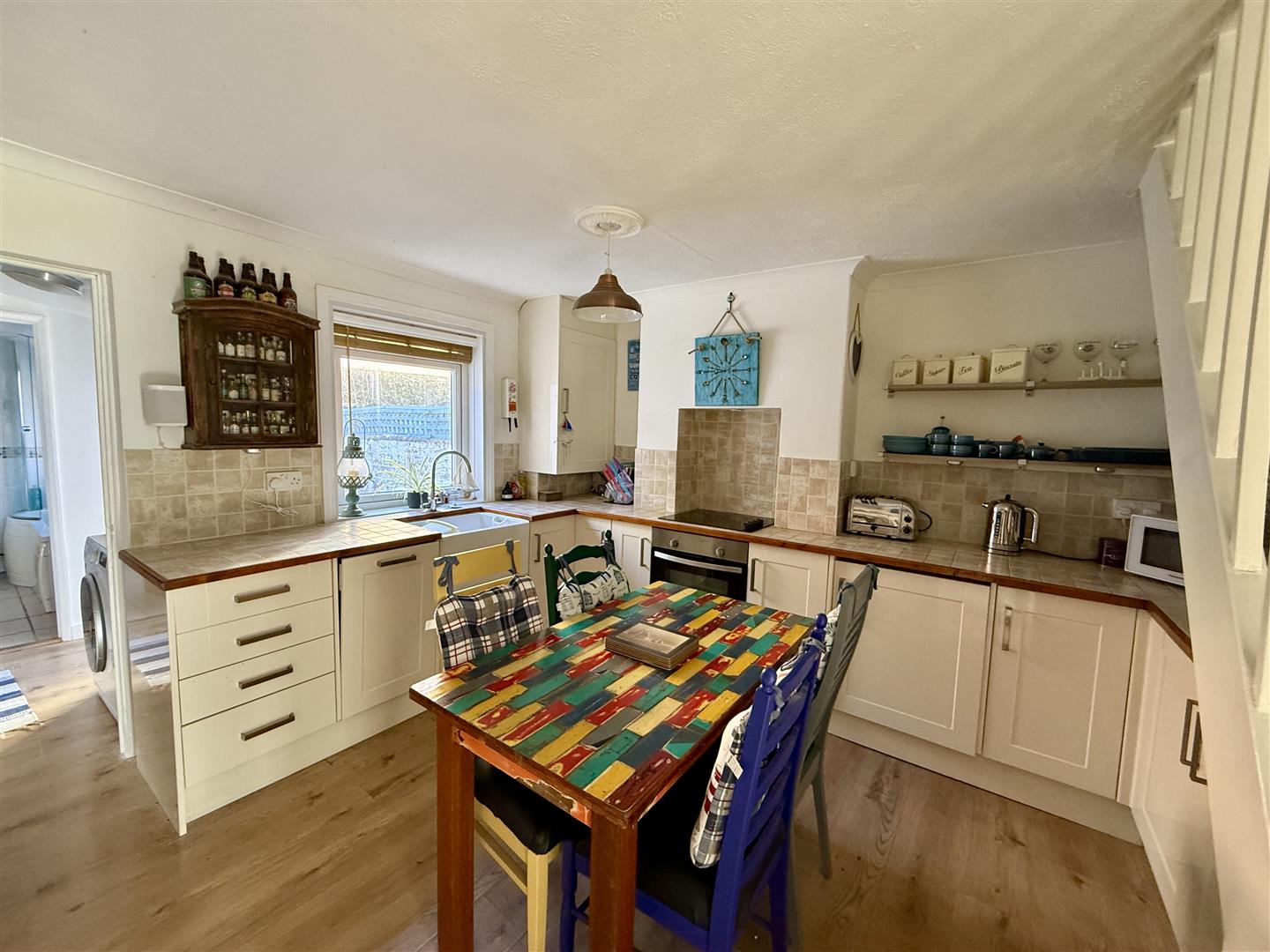 Kitchen/Dining Room: